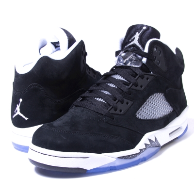 ナイキエアジョーダンレトロ５