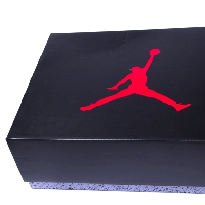 ナイキエアジョーダンレトロ５