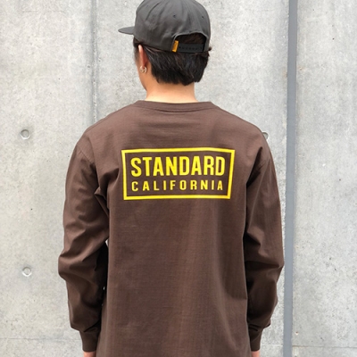 スタンダードカリフォルニア ボックス ロゴ ロングスリーブ tee | SD