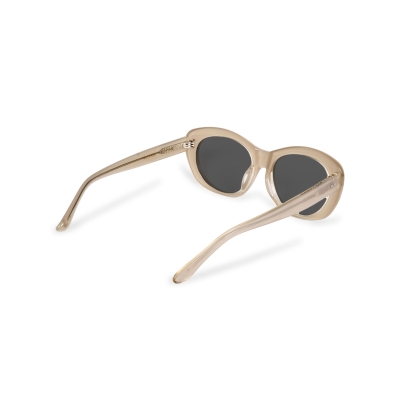 イーブルアクト グレーハウンド