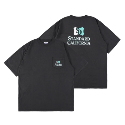 スタンダードカリフォルニア ヘヴィーウェイト シールド ロゴ ポケット ティー