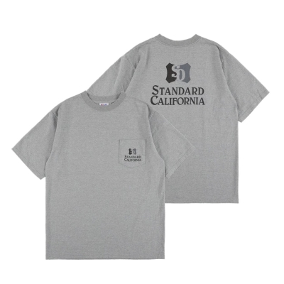 スタンダードカリフォルニア ヘヴィーウェイト シールド ロゴ ポケット ティー