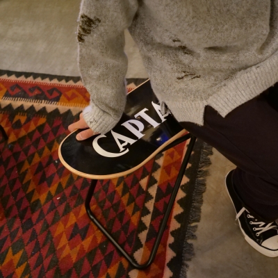 キャプテンズヘルム ロゴ スケート チェア | CAPTAINS HELM LOGO SK8