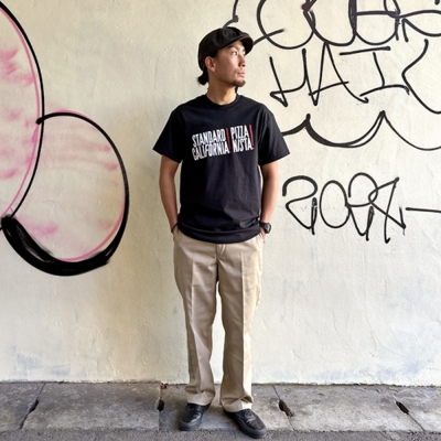 スタンダードカリフォルニア × ピザニスタ 21周年 ロゴ Tシャツ