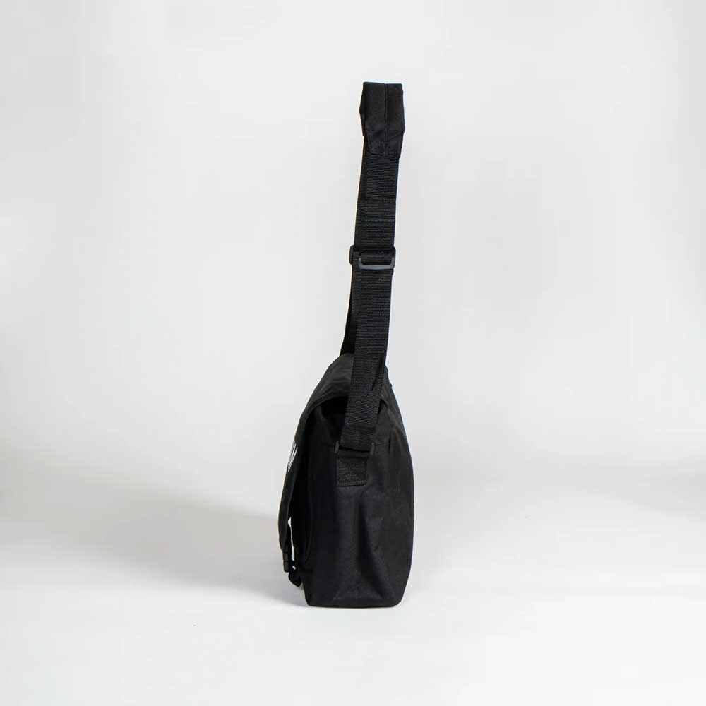 アップルバム ロゴ メッセンジャー バッグ