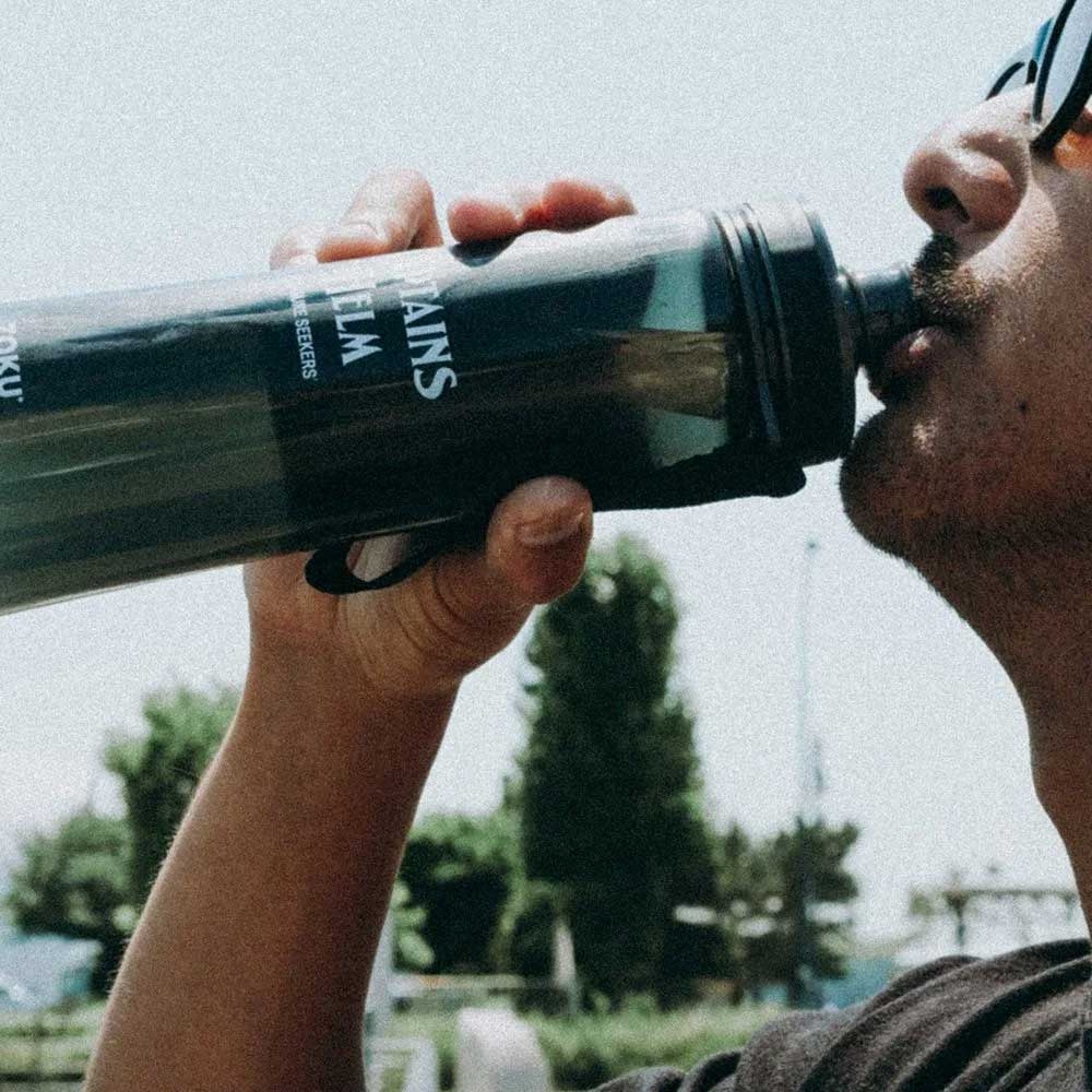 ゾク × キャプテンズヘルム イージーキャリー ウォーター ボトル