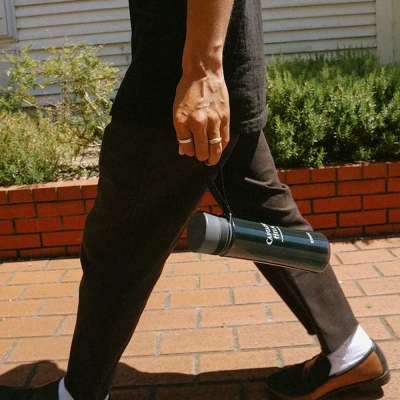 ゾク × キャプテンズヘルム イージーキャリー ウォーター ボトル