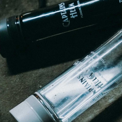 ゾク × キャプテンズヘルム イージーキャリー ウォーター ボトル