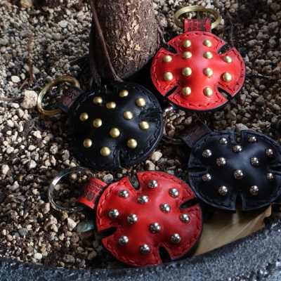 ロス オリジナル ハンダブ アイアンクロス レザーキーホルダー