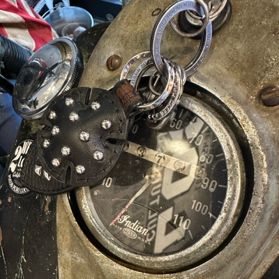 ロス オリジナル ハンダブ アイアンクロス レザーキーホルダー