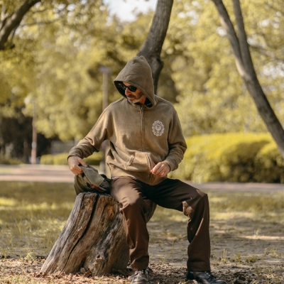 アットダーティー ダーティー ジップ パーカー