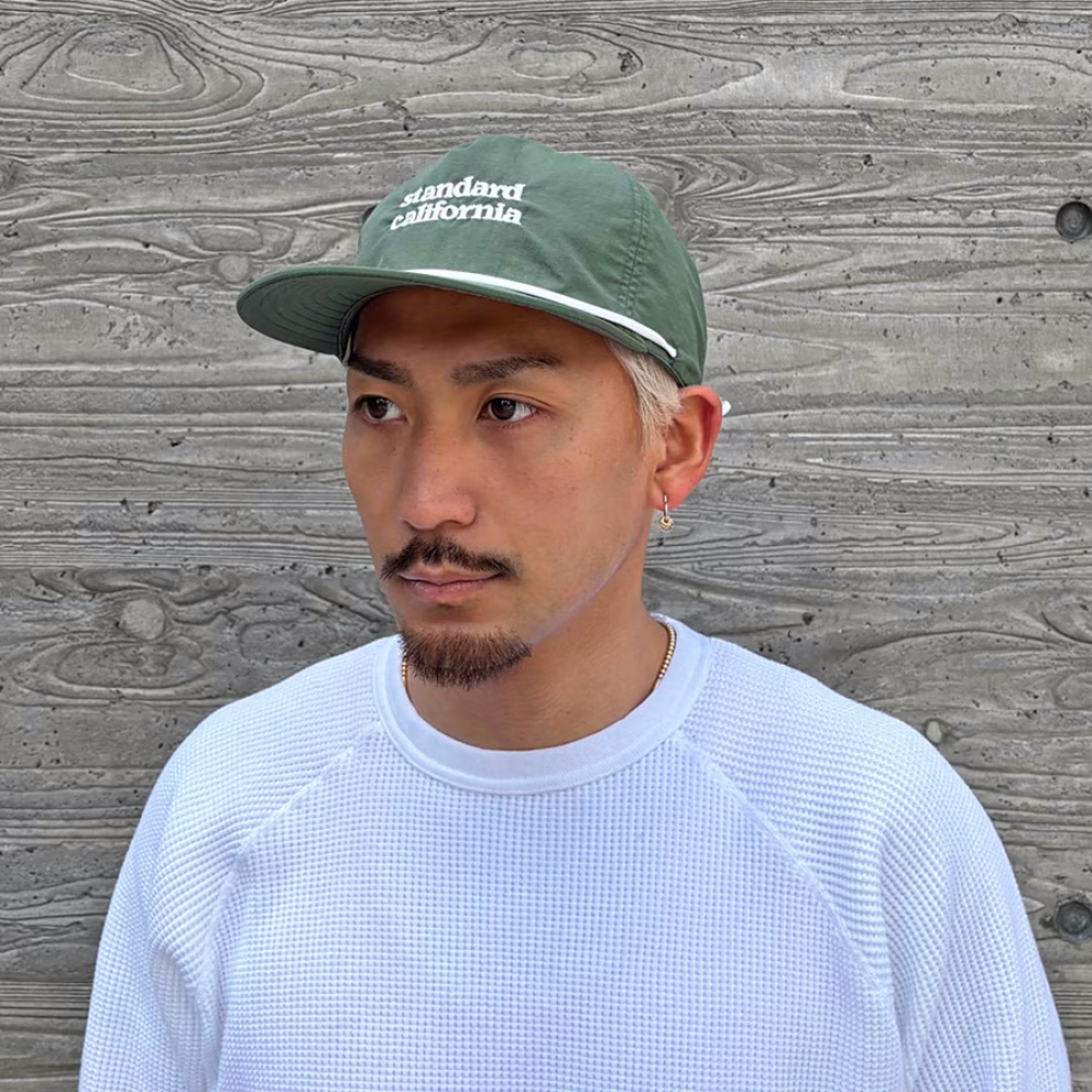 SD スタンダードカリフォルニア アクティブ ロゴ キャップ ホワイト SD Active Logo Cap White - メルカリ