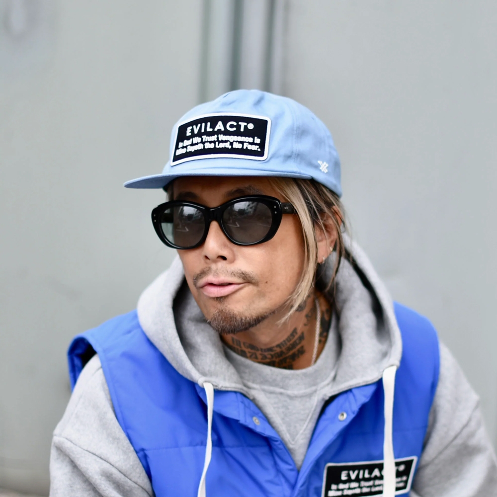 イーブルアクト トラッカー キャップ