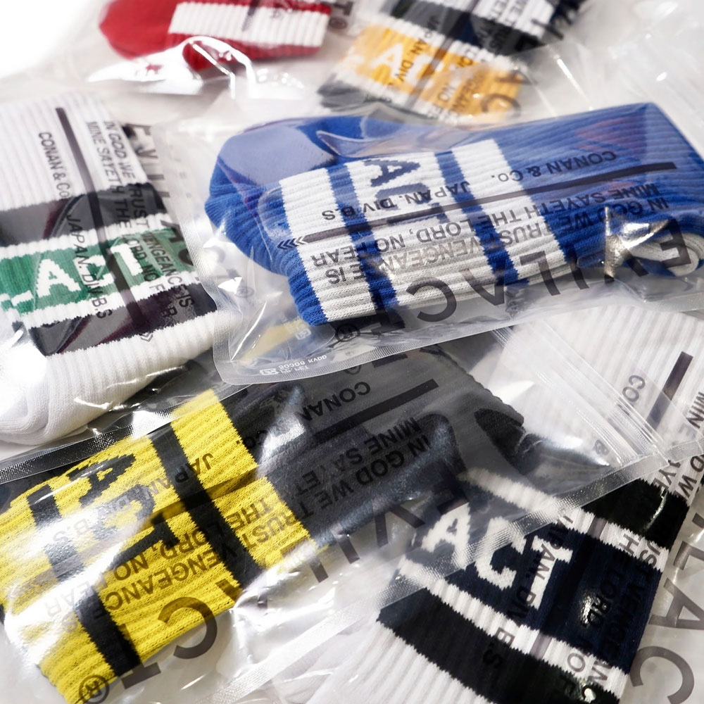 イーブルアクト ライン ソックス