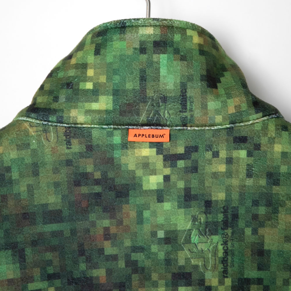 アップルバム “ピクセル カモ” フリース ジャケット