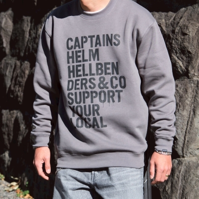 ヘルベンダーズ キャプテンズヘルムロ ーカル ドリップ ロゴ クルー スエット