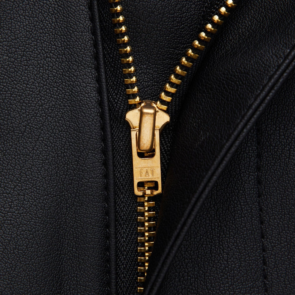 エフエーティー ブラッシュドッグ