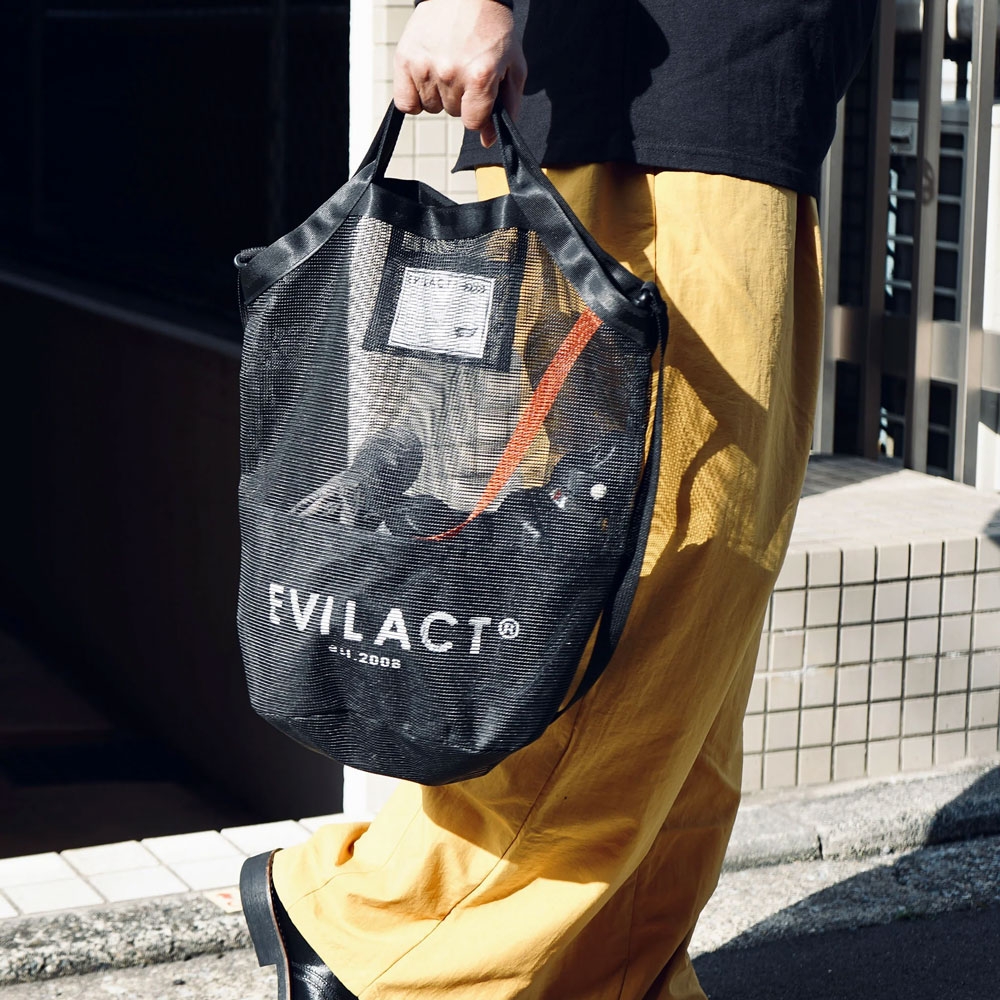 イーブルアクト メッシュ トートアンドポーチ