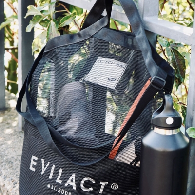 イーブルアクト メッシュ トートアンドポーチ