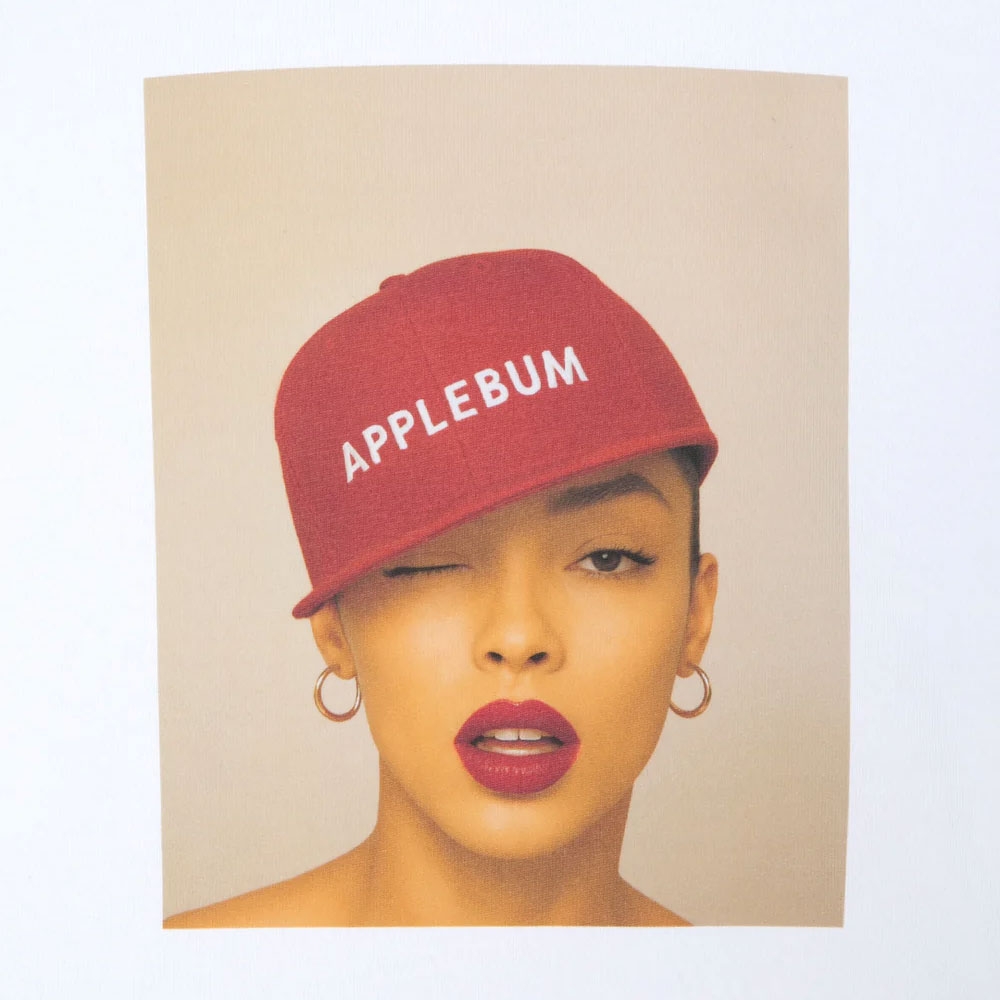 アップルバム “アイコニック” ティーシャツ