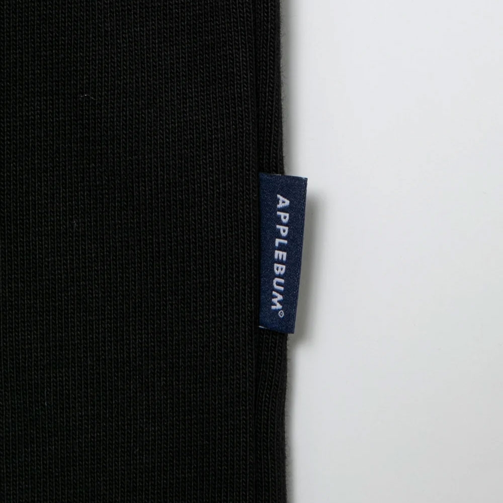 アップルバム “リーフド” ロゴ ティーシャツ