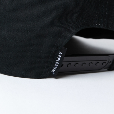 アップルバム “オールドイングリッシュロゴ” 5 パネル キャップ