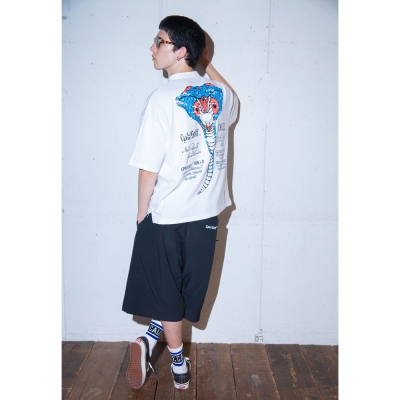 キャリー x キャプテンズヘルム ゴルフ ヘンリーネック コブラ tシャツ
