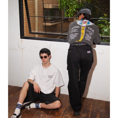 キャリー x キャプテンズヘルム ゴルフ ヘンリーネック コブラ tシャツ
